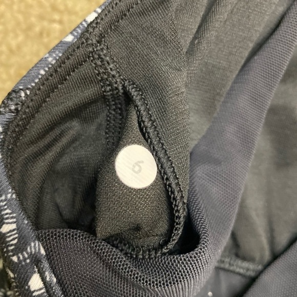 Lululemon Enhearten Tank Millie Mesh White/Black Size 6 - Picture 5 of 5